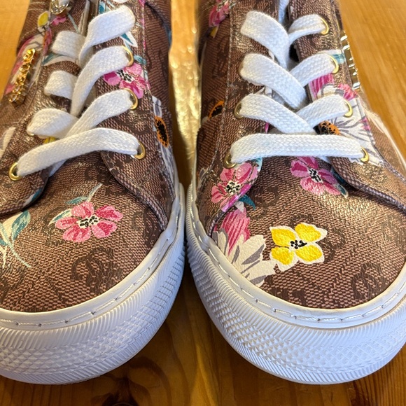 Guess Floral Brown Sneakers with Gold Details - Picture 4 of 10